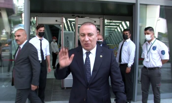 MHP Genel Başkan Yardımcısı Yönter, İnsanlığın Huzuru Projesi’nin ödül törenine katıldı