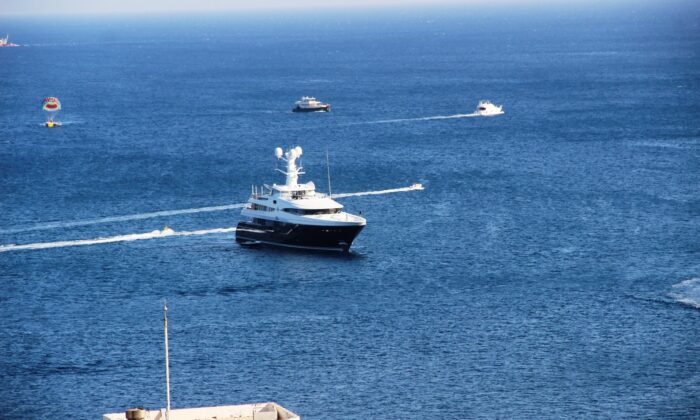 Milyon dolarlık yatıyla gelen ünlü milyarder Yaroslavsky Bodrum’da keyif yapıyor