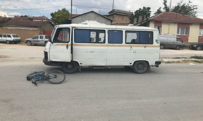 Minibüsün çarptığı çocuk ağır yaralandı