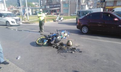 Motosiklet ile ticari taksi çarpıştı: 1 yaralı