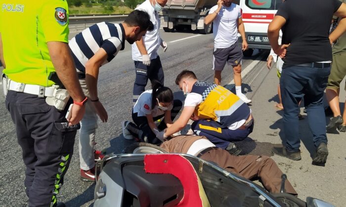 Motosikletinin hakimiyetini kaybeden sürücü yaralandı