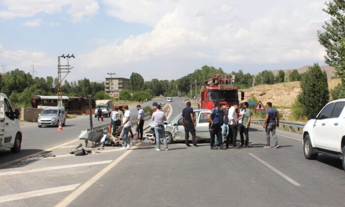 Muradiye’de trafik kazası: 4 yaralı