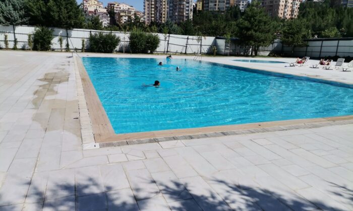 Normalleşme süreci başladı, yüzme havuzları ve kahvehaneler açıldı