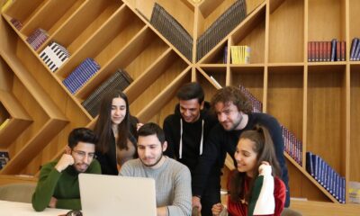 Öğrencilerden HKÜ’ye tam not