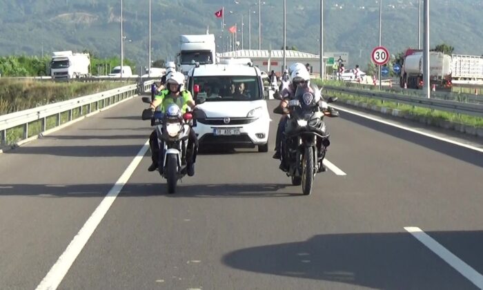 Olimpiyatlara katılan halterci evine döndü