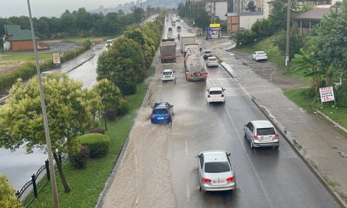 Ordu’da sağanak tedirgin etti