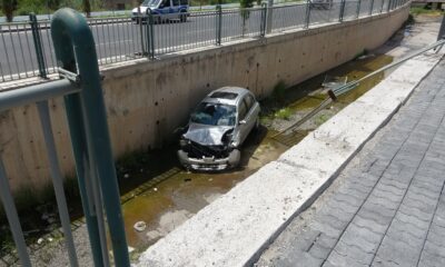 Otomobil kanala uçtu: 1 yaralı
