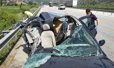 Otomobil tıra çarptı: 1 ölü, 2 yaralı