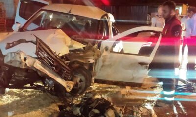 Otomobilde sıkışan sürücüyü itfaiye kurtardı