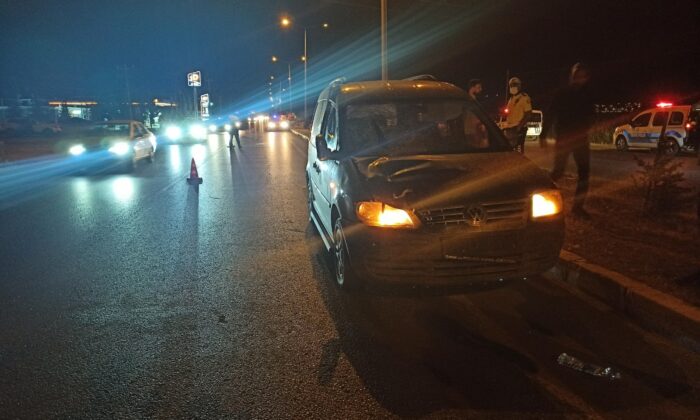 Otomobilin çarptığı 15 yaşındaki genç ağır yaralandı