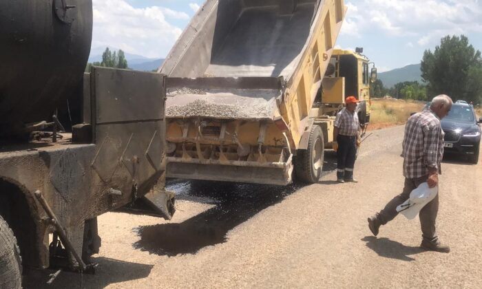 Ovacık’ta yol yapım çalışmaları