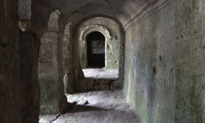 (ÖZEL) 15 Asırlık kaya manastırı