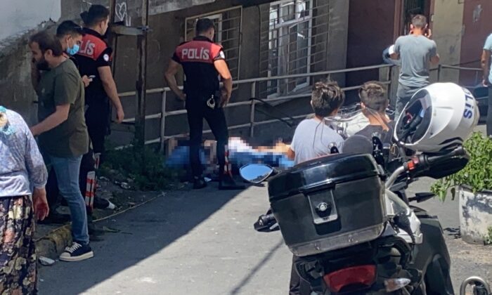 (Özel) Beyoğlu’nda silahlı saldırı: 3 ölü, 1 yaralı