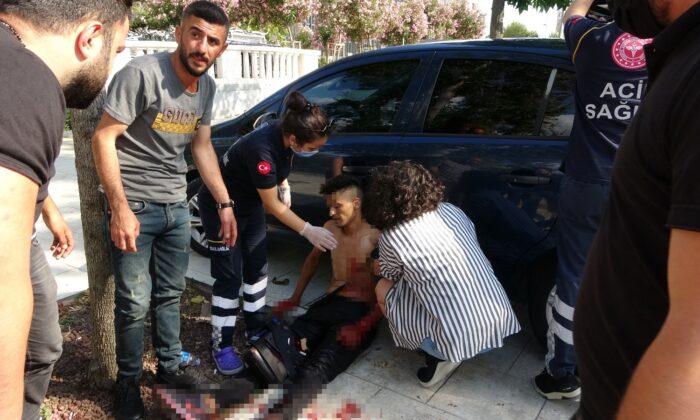 (Özel) Gezi Parkı’nda bıçaklı kavga: 1 yaralı