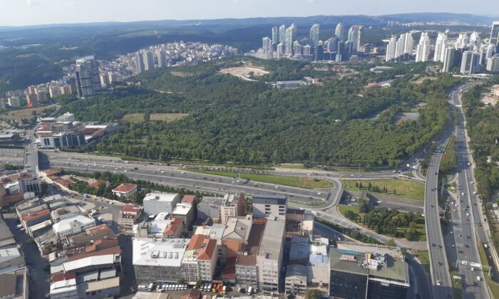 (Özel) İstanbul polisi dönüş trafiğini havadan denetledi