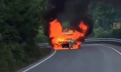 (Özel) Şile’de yol ortasında yanan araç alev topuna döndü