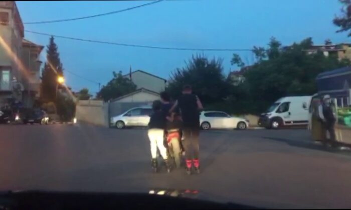 (ÖZEL) Sultanbeyli’de patenli gençlerin macera arayışları yürekleri ağza getirdi