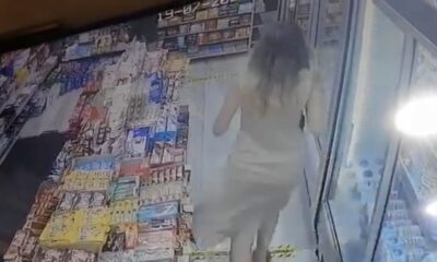 (Özel) Taksim’de kadını taciz eden şahsa dayak kamerada