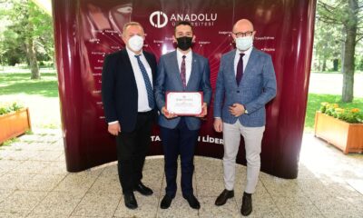 Rektör Erdal, Doç. Emre Ünlenen’i tebrik etti