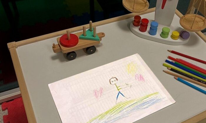 Resimler çocukların iç dünyasını yansıtıyor