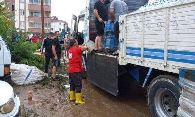 Rize’deki selzedelere destek olan Kızılay Artvin’e de uzman ekiplerini gönderdi