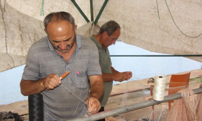 Rizeli balıkçılar av yasaklarının kalkacağı günü bekliyor