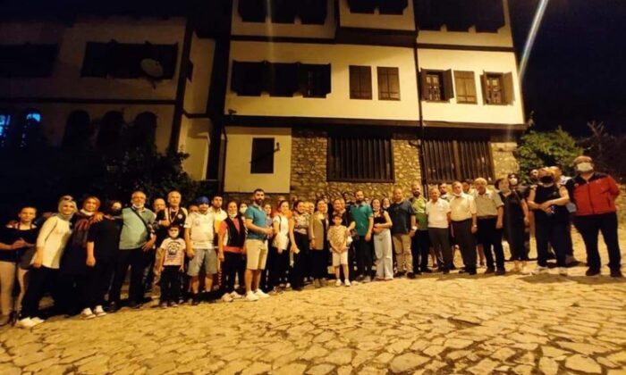 Safranbolu’da vatandaşlar gece yürüyüşünde buluştu