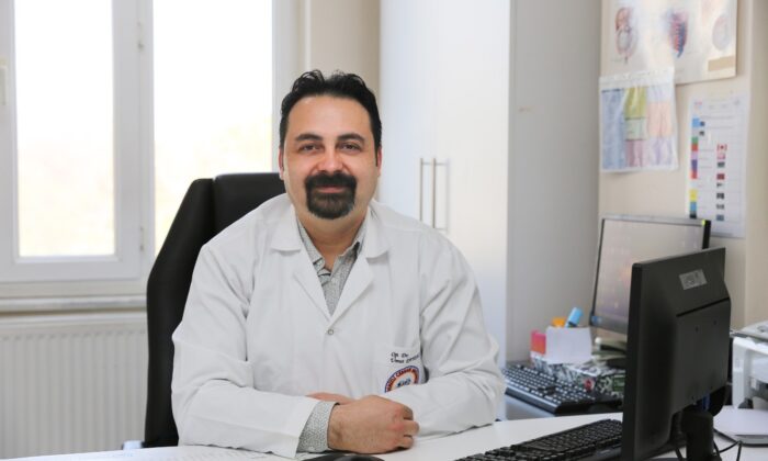 Sağlık çalışanları vatandaşlara aşı çağrısında bulundu