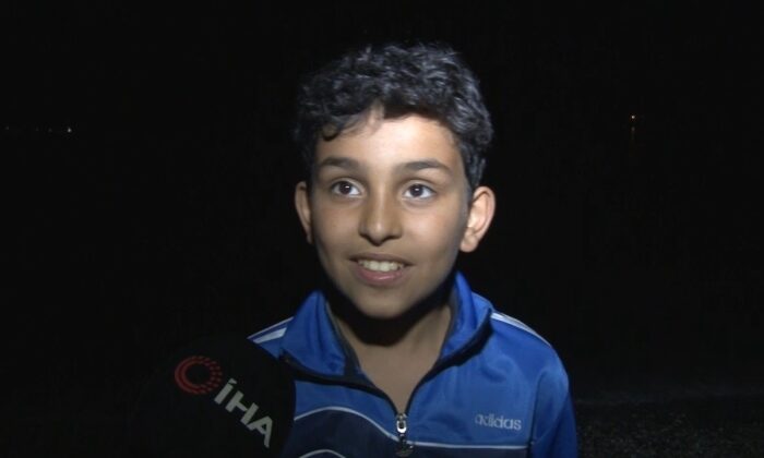 Sahilde vatandaşlar kısıtlamaların kalkmasını göbek atarak kutladı