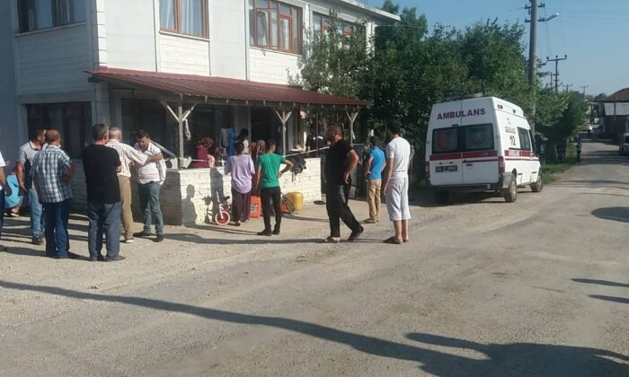 Sakarya’da acı olay: Ağabeyinin kullandığı kepçenin altında kaldı