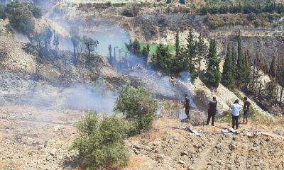 Samandağ’da polisler yangını büyümeden söndürdü