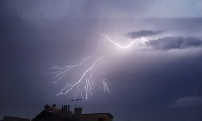 Samsun’da gecenin karanlığı şimşeklerle aydınlandı