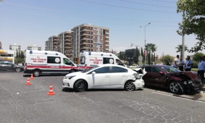 Şanlıurfa’da 3 aracın karıştığı kazada 6 kişi yaralandı