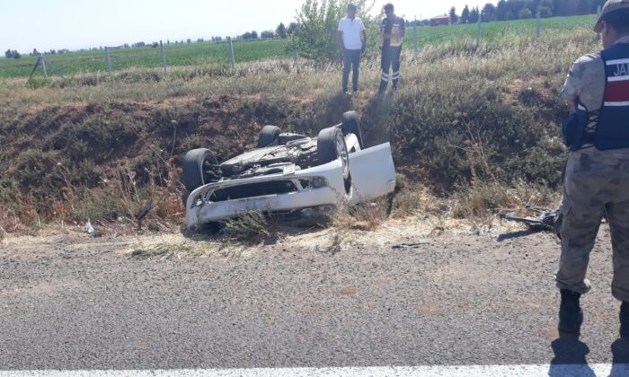 Şanlıurfa’da otomobil devrildi: 2 yaralı