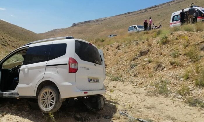 Şarampole devrilen aracın sürücüsü hayatını kaybetti