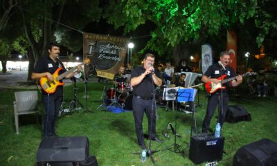 Selçuk’ta bayram neşesi, Açıkhava Ferahlı Konserleri ile yaşandı
