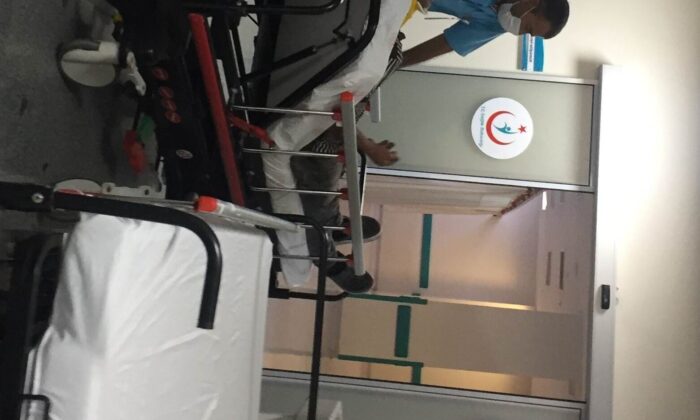 Selektör makinesinden düşerek yaralandı