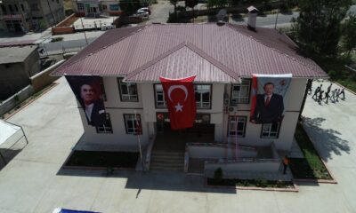 Şenlik havasında belediye hizmet binası açıldı