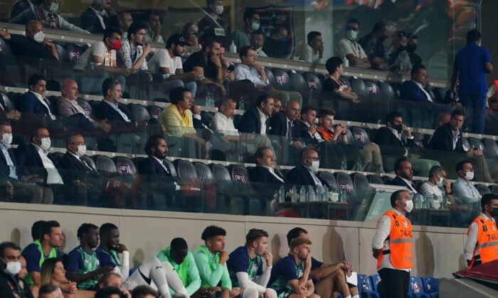 Şenol Güneş, Galatasaray – PSV maçını izledi