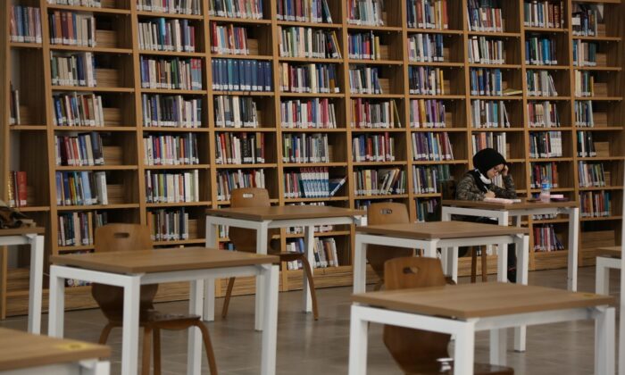 Serdivan’da zengin içerikli kütüphane