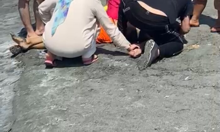 Serinlemek için Salda Gölü’ne giren genç boğuldu