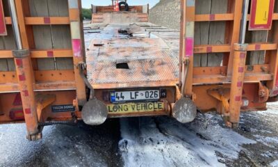 Seyir halindeki tırın çekicisi bir anda alev aldı