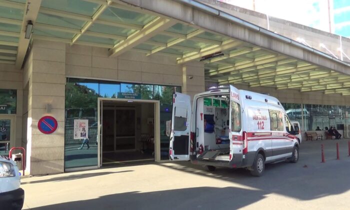 Siirt’te damdan düşen bebek ağır yaralandı