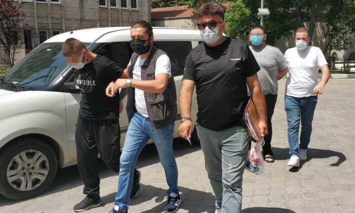 Silahla yaralamaya 2 gözaltı