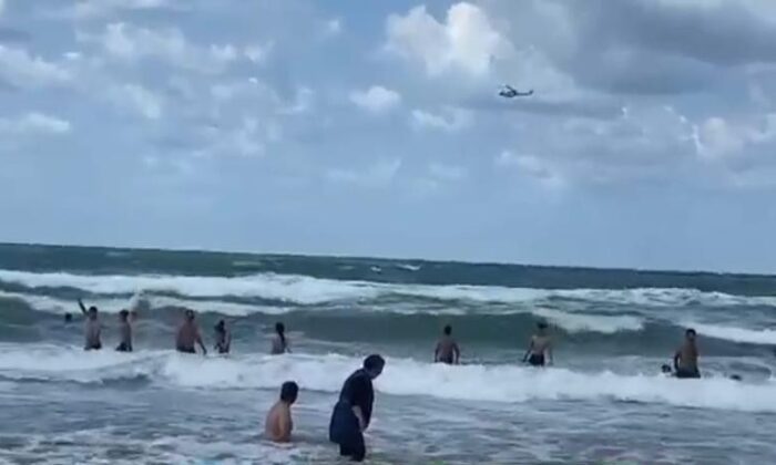 Şile’de yasağı hiçe sayan vatandaşlar denize girmeye devam etti