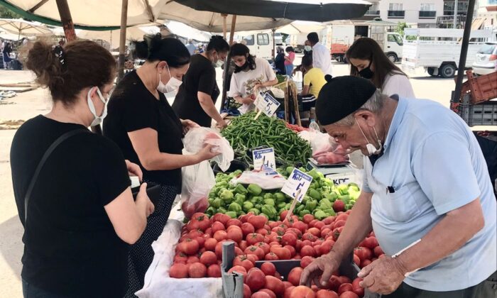 Sincan’da doğal ürünler haftanın 4 günü köylü pazarlarında vatandaşla buluşuyor