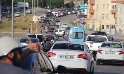 Sinop’ta 3 kilometrelik araç kuyruğu