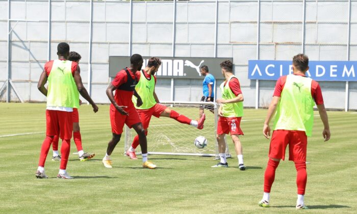 Sivasspor’da Petrocub mesaisi sürüyor