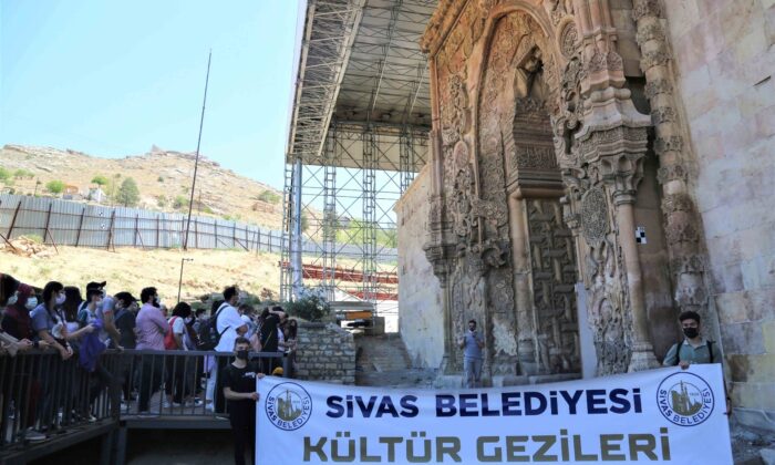 Sivas’tan Divriği’ye İstiklal Marşı yolculuğu
