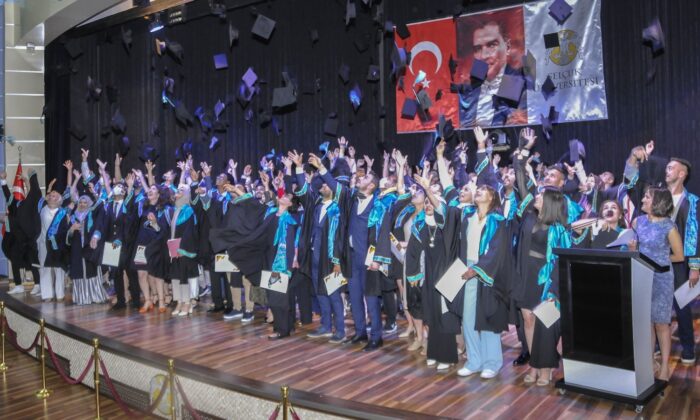 SÜ Uluslararası İlişkiler Bölümünden 286 öğrenci mezun oldu